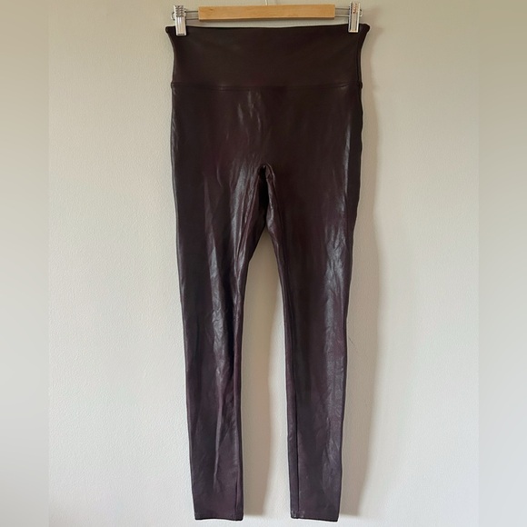 5/$20🎉 SPANX Burgundy Faux Leather Leggings Large - Picture 5 of 10